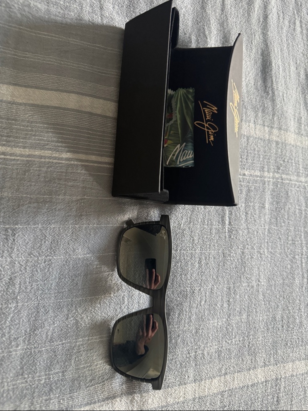Maui Jim Matte grey Polarized Sunglasses with Dark Lenses